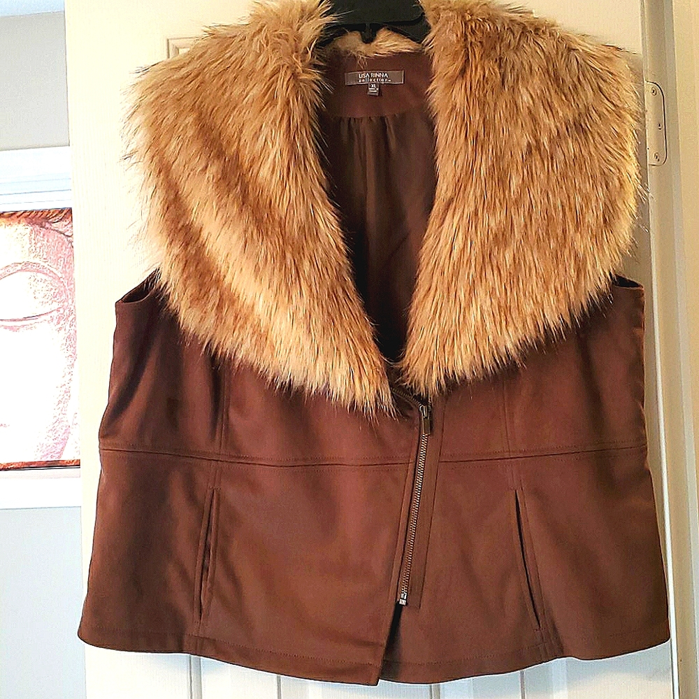 Lisa Rinna collection vest